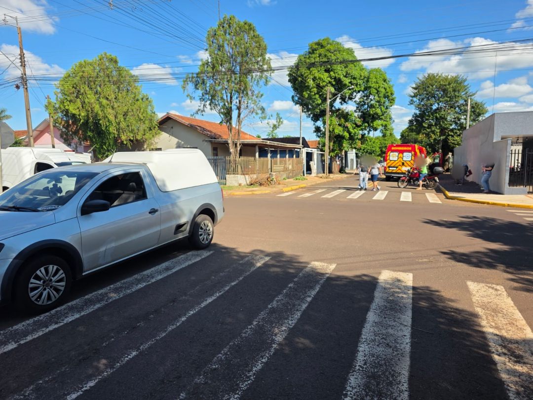 Menino de 14 anos fica ferido ao colidir bicicleta contra Saveiro no Jardim Coopagro