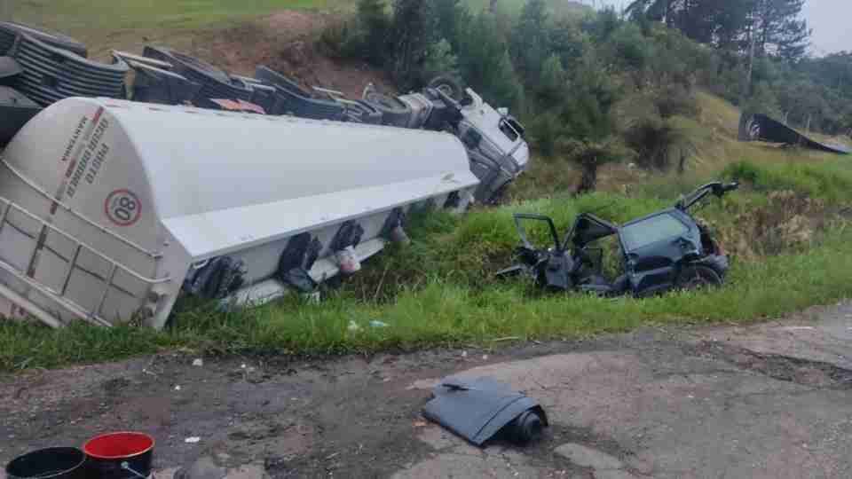 Dois ficam gravemente feridos em acidente com carreta de combustível na BR-476 em União da Vitória