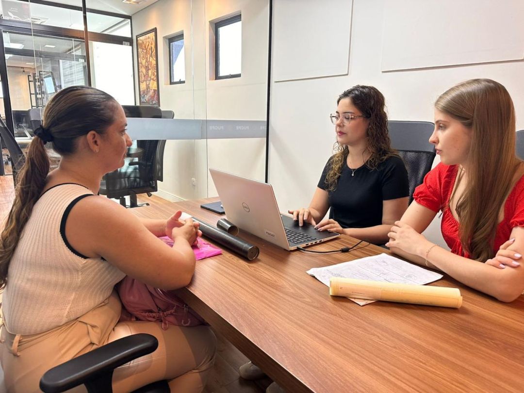 PUCPR Toledo oferece atendimento jurídico gratuito para regularização de imigrantes no Brasil