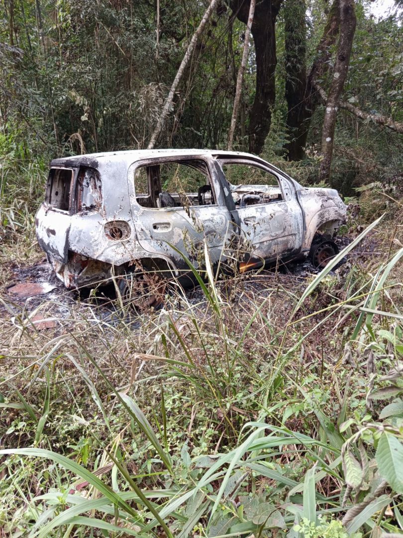 Corpo é encontrado dentro de carro incendiado próximo a ponte no PR