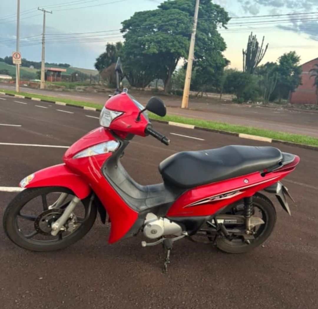 Moto é furtada em estacionamento de residencial em Toledo