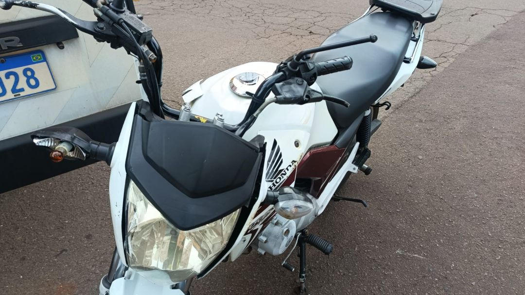 Colisão entre carro e moto mobiliza socorristas no Centro de Toledo