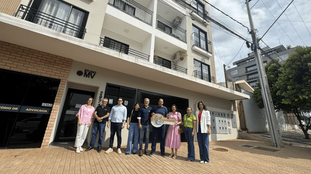 Meu Natal Premiado: ACIT entrega apartamento para Josimar Roberto