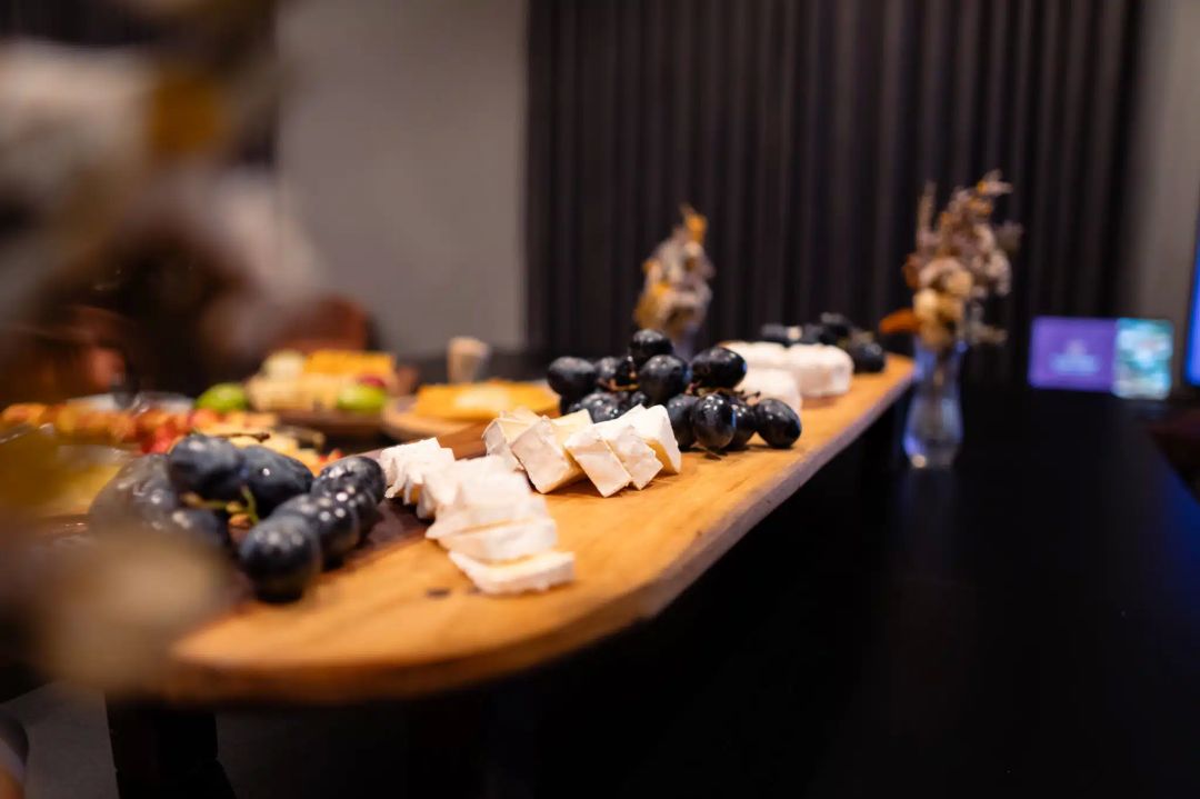 DoubleTree by Hilton Foz recebe experiência sensorial com queijos premiados da Flor da Terra