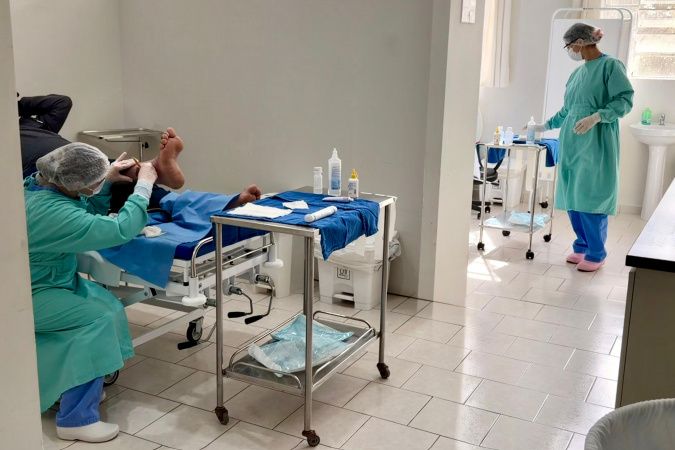 Ambulatório do Estado especializado em lesões de pele complexas supera 40 mil atendimentos