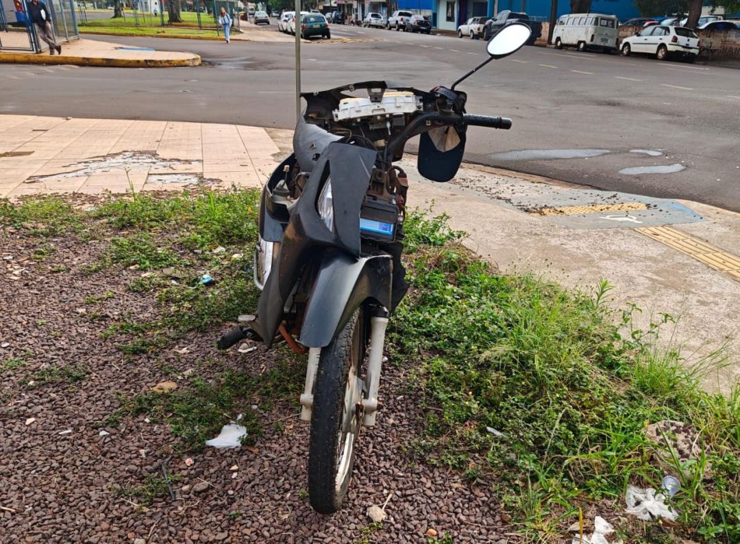 Imagens flagram acidente que deixou motociclista gravemente ferido em Toledo
