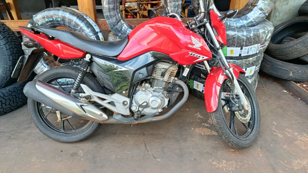 Adolescente de 17 anos sofre fraturas ao bater moto contra árvore em Toledo