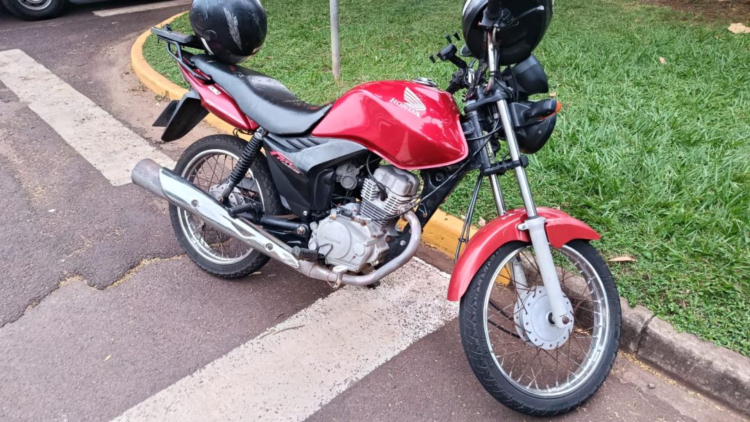 Motociclista de 27 anos fica ferido após colisão com carro no Jardim Gisela, em Toledo