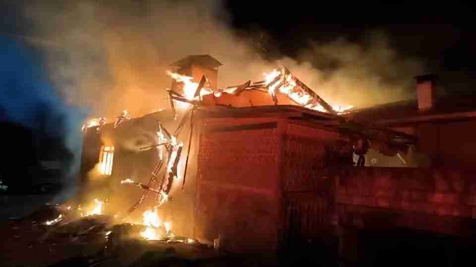 Incêndio de grandes proporções destrói restaurante na região