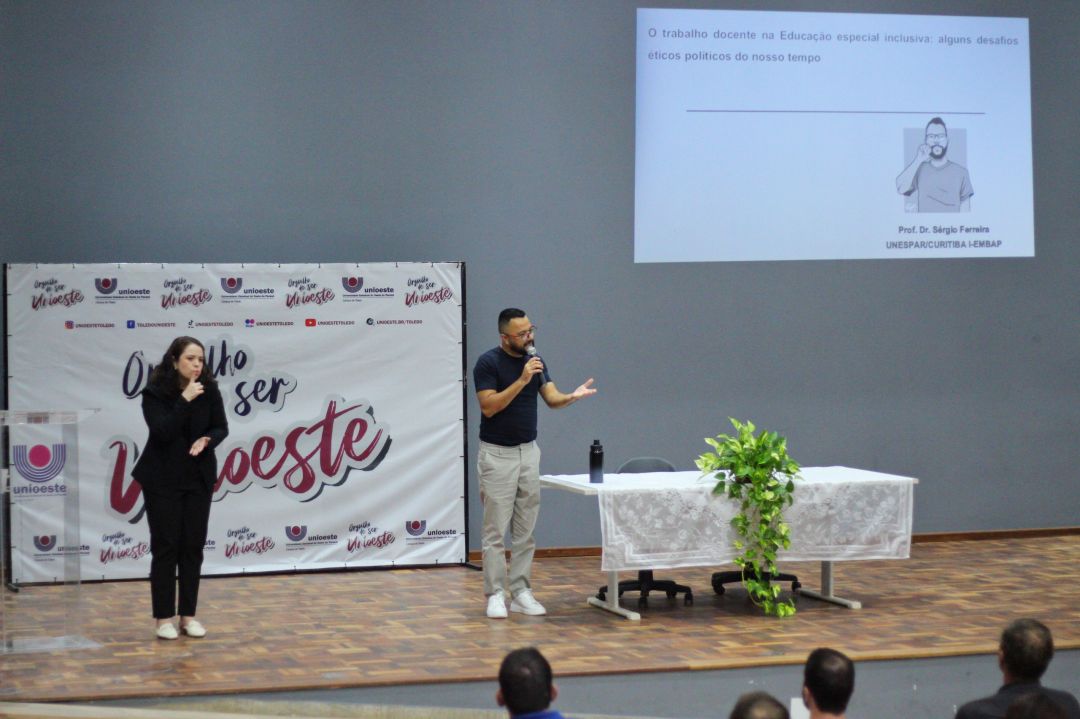 Educação especial e surdez são debatidas em palestra na Unioeste Campus de Toledo