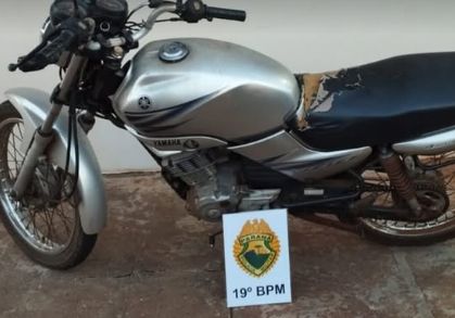 Moto furtada em Toledo é recuperada em São Pedro do Iguaçu e homem acaba preso