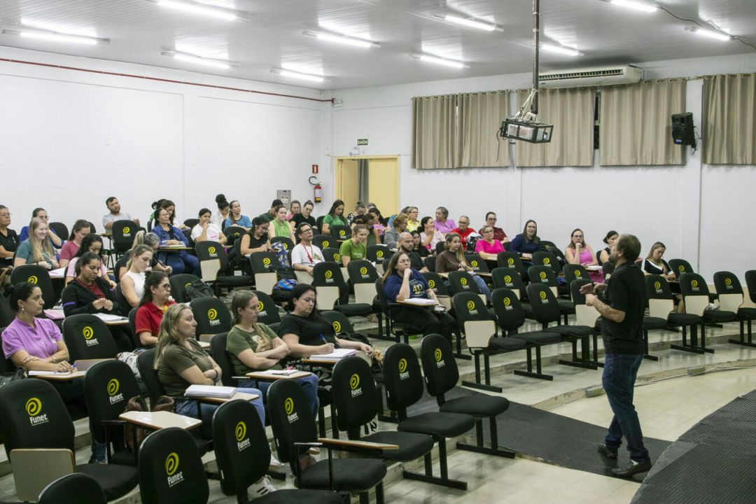 Prefeitura lança programa para qualificar a gestão das unidades escolares municipais