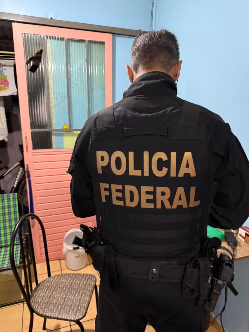 PF apreende mais de 6 mil arquivos de abuso sexual infantil e prende homem em Toledo