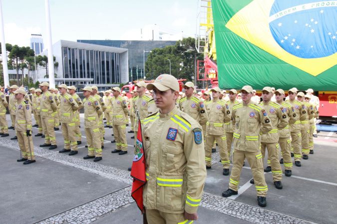 Com posse marcada, Corpo de Bombeiros distribui 851 novos soldados pelo Paraná