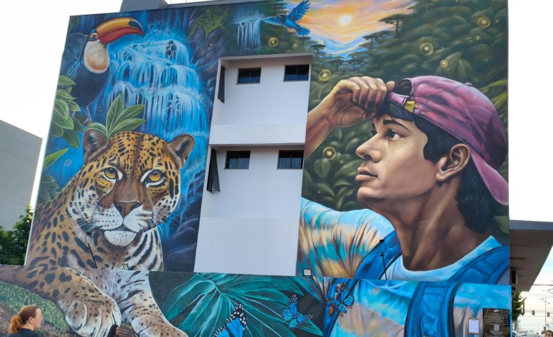 Toledo ganha novos murais com obras de Isaac Souza de Jesus e reforça acesso à arte na Vila Pioneiro