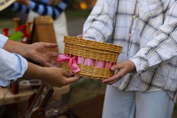 Comércio de Toledo se prepara para a Páscoa e campanha da ACIT incentiva compras com sorteios de prêmios