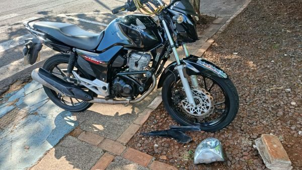 Motociclista de 19 anos fica ferida em colisão com carro no Jardim Coopagro, em Toledo