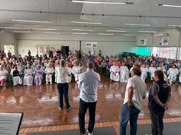 Certi do Jardim Coopagro celebra a Páscoa com apresentação musical