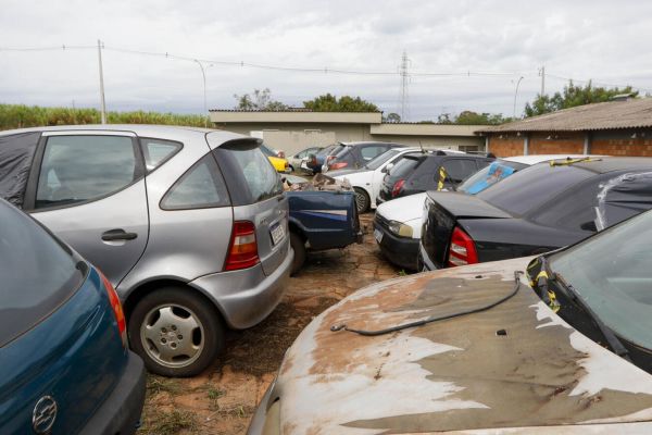 Prefeitura de Toledo leiloa veículos apreendidos em operações de trânsito
