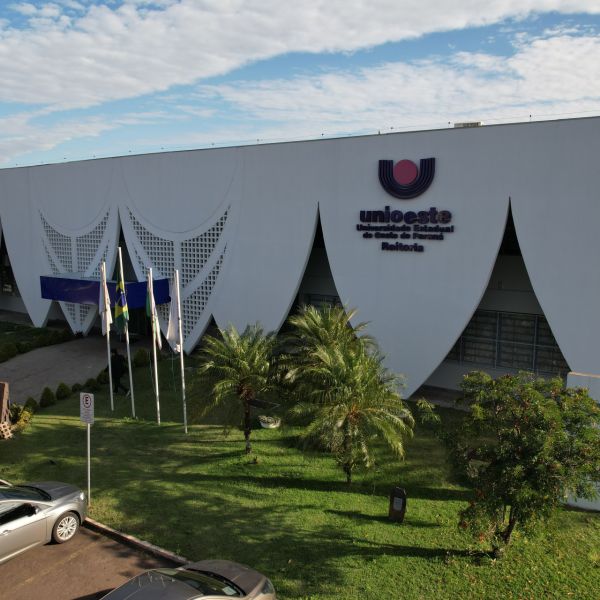 Edunioeste publica homologação de inscrições para bolsistas