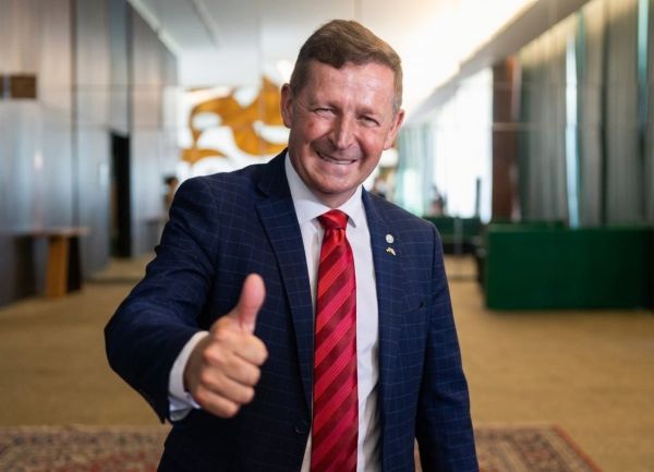 Deputado Welter defende produção nacional de leite na Câmara Federal