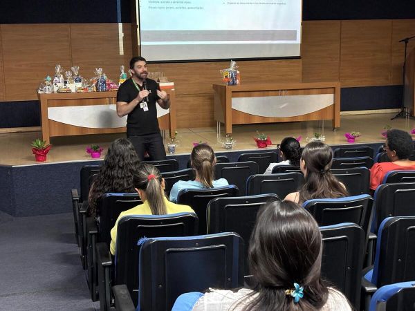 Famílias participam do encontro “Autismo: informação, cuidado e acolhimento”
