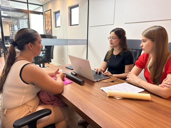 PUCPR Toledo oferece atendimento jurídico gratuito para regularização de imigrantes no Brasil