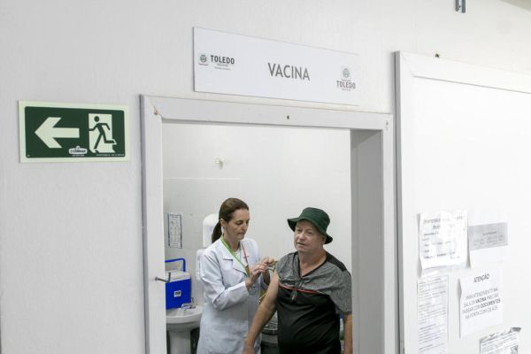 Dia D de vacinação aplica mais de 2,4 mil imunizações em um dia