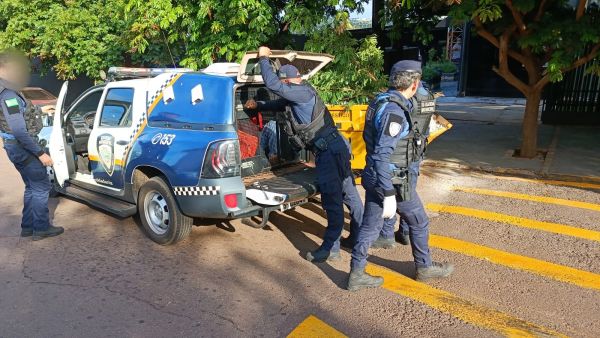 Motociclista armado com revólver se envolve em acidente e acaba preso em Toledo