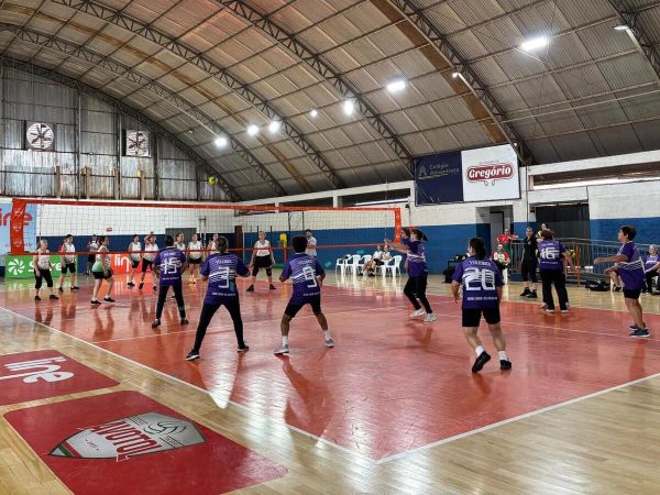 Toledo sedia 1ª etapa do III Circuito Oeste Sicredi de Vôlei Câmbio 60+