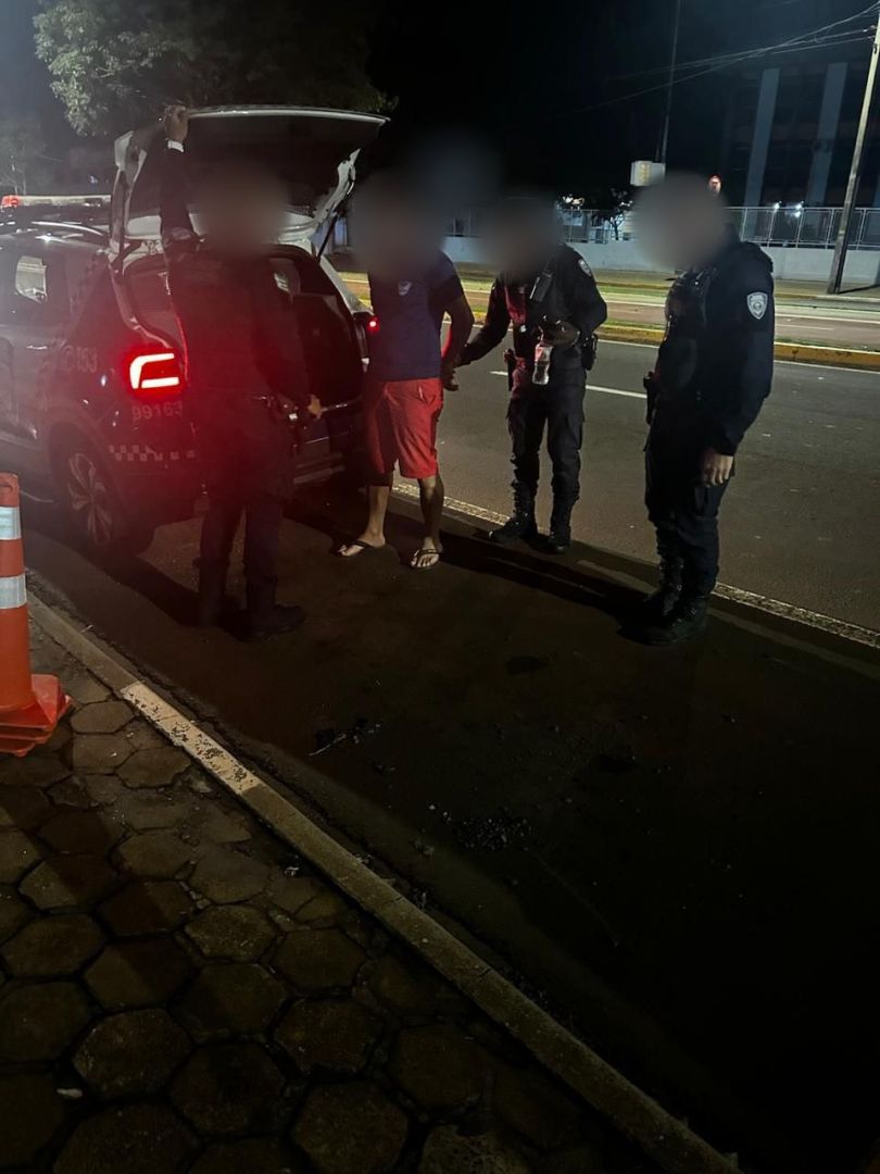 Homem com mandado de prisão em aberto é detido na rodoviária de Toledo