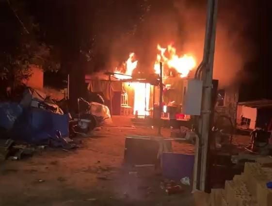 Incêndio destrói residência em Terra Roxa e caso será investigado