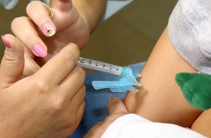 Com 1,2 milhão de doses aplicadas, Paraná reforça chamada para vacinação contra gripe
