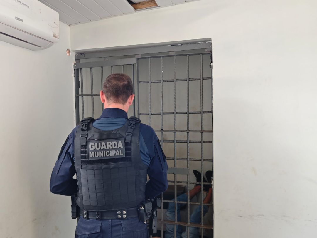 Homem é detido após ameaçar os próprios pais idosos em Toledo
