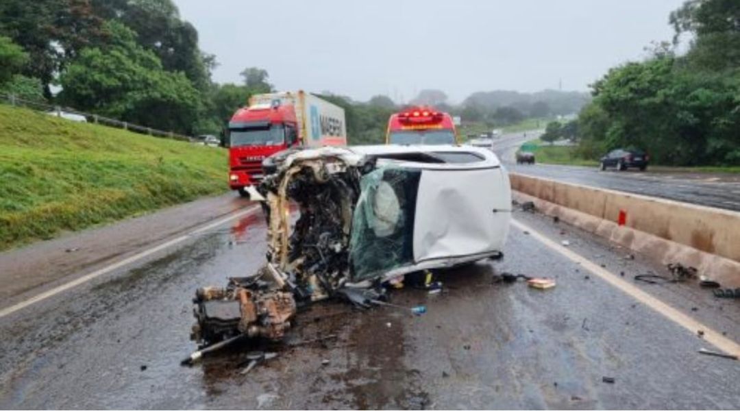 Motor é arrancado após grave acidente na BR-467 em Cascavel