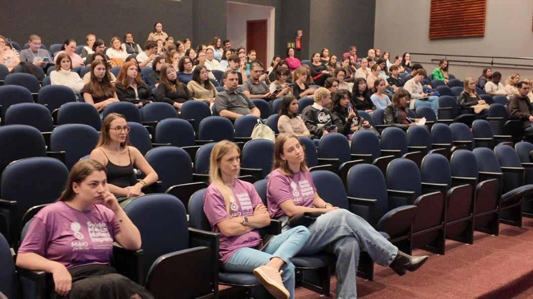 Servidores municipais participam de palestras da campanha Maio Furta-Cor