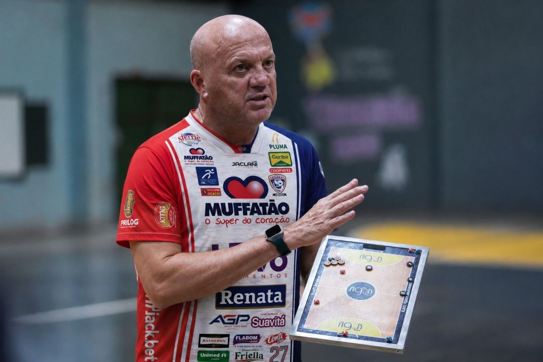 João Carlos Barbosa “Banana” assume o comando do Cascavel Futsal e estreia na segunda-feira pela LNF