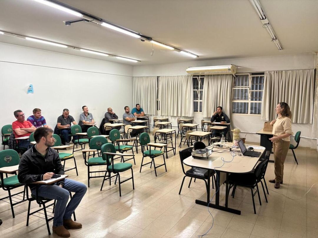Escola de Governo de Toledo capacita servidores em Comunicação Assertiva