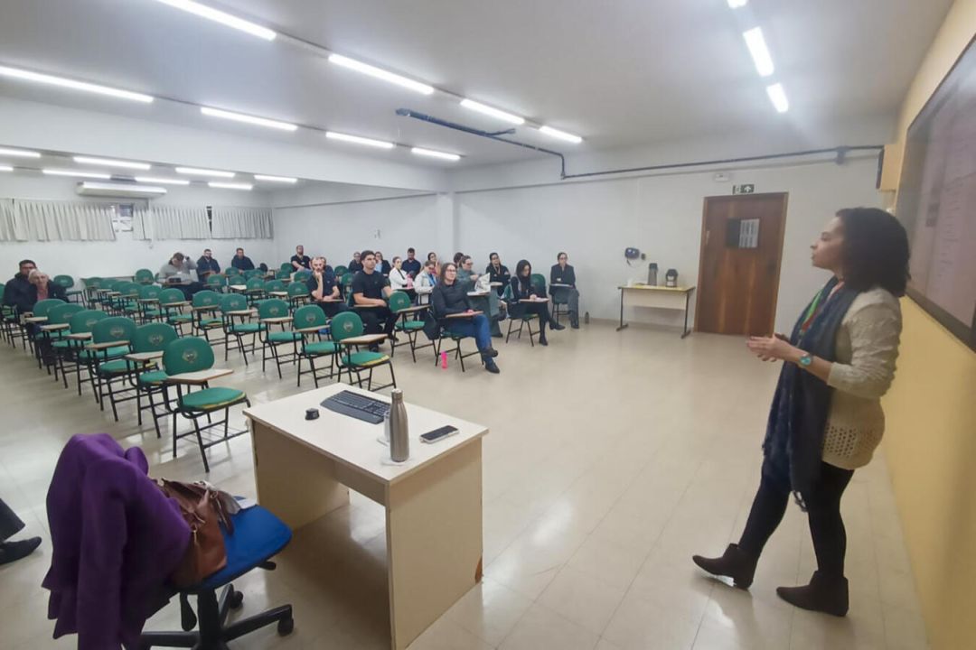 Escola de Governo promove curso sobre práticas de atendimento no serviço público
