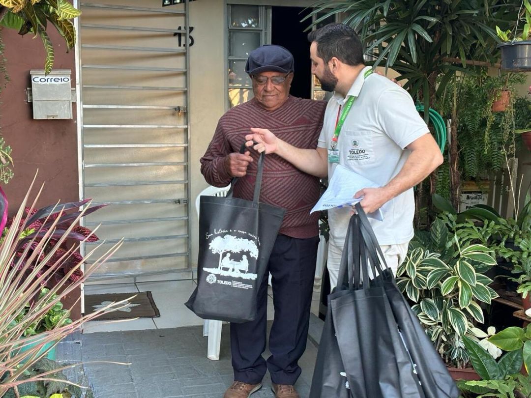 Moradores do Recanto Feliz recebem kits de higiene entregues pela Secretaria de Desenvolvimento Humano