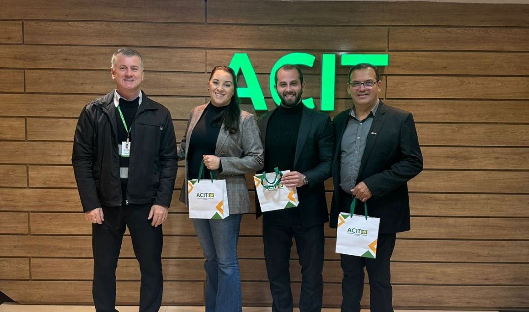 ACIT recebe comitiva de Umuarama para troca de boas práticas associativistas