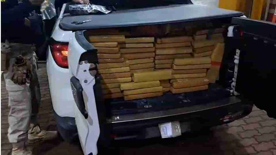 Casal é preso com 411 quilos de maconha em Cascavel