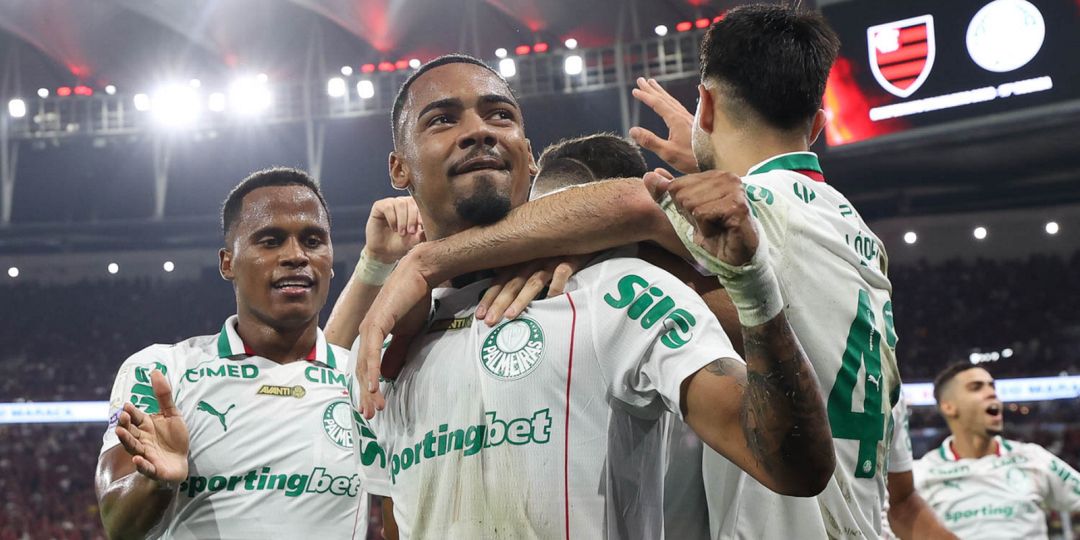 Palmeiras derrota o Flamengo e amplia vantagem na liderança do Brasileiro