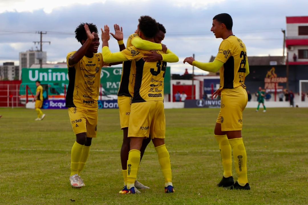 FC Cascavel goleia Guarany de Bagé e assume liderança do Grupo A15 da Série D do Brasileiro