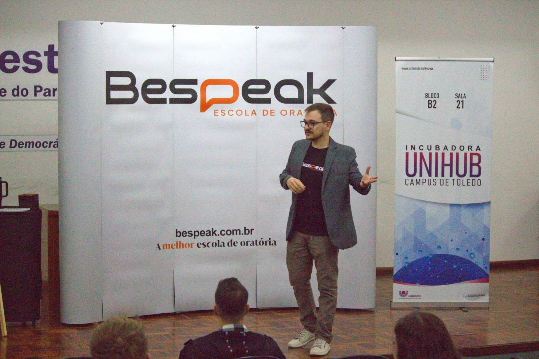Unioeste Campus de Toledo promove workshop de oratória com foco em comunicação