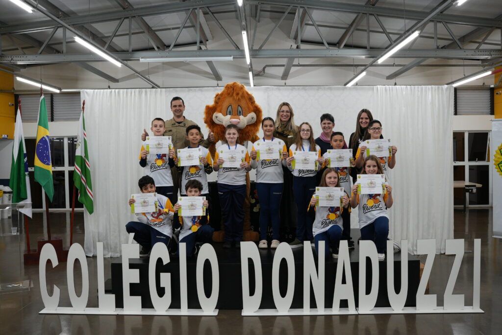 Colégio Donaduzzi realiza primeira formatura do Proerd