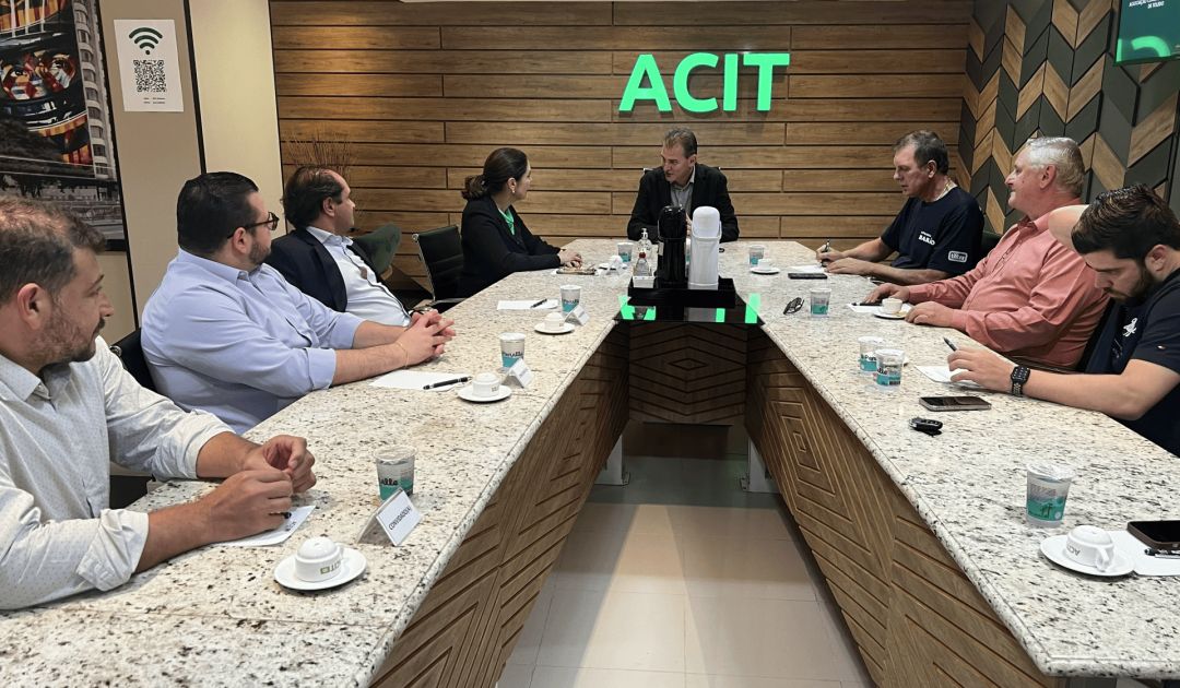 ACIT recebe visita da jornalista Cristina Graeml em Toledo