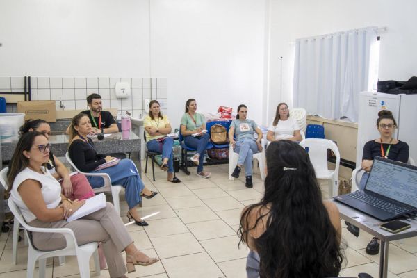 ESF Alto Panorama recebe capacitação sobre Implanon para enfermeiros