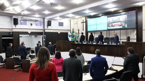 Legislativo aprova urgência de projeto sobre contrato emergencial entre Município e Hoesp para gestão do Hospital Regional