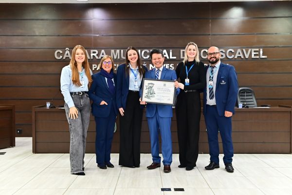 Banco de Olhos recebe homenagem da Câmara de Cascavel em celebração aos 20 anos de atuação